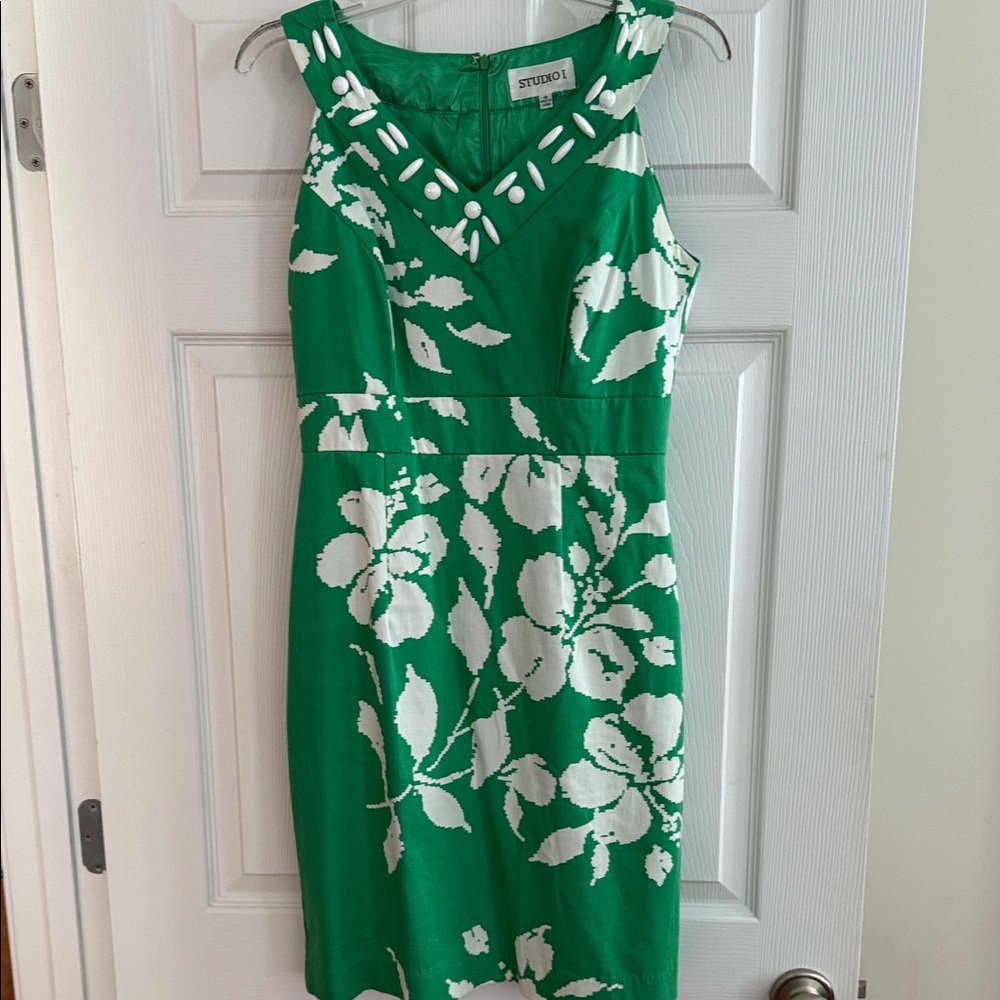 Studio Green and White Floral Midi Dress
